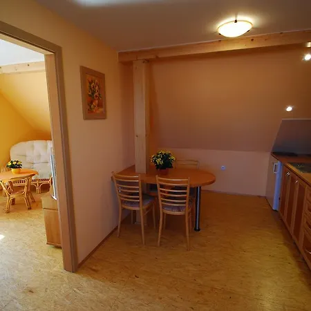 Rogallo 3* Hořičky